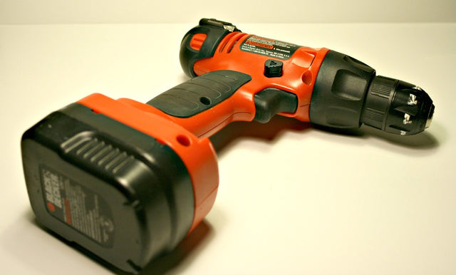 Can You Use the M18™ Battery From Your Drill Kit on a Train Horn for Milwaukee® 18v Battery?